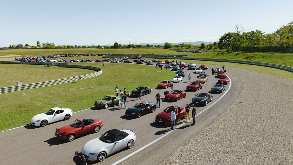 MX-5大遊行打破健力士世界紀錄