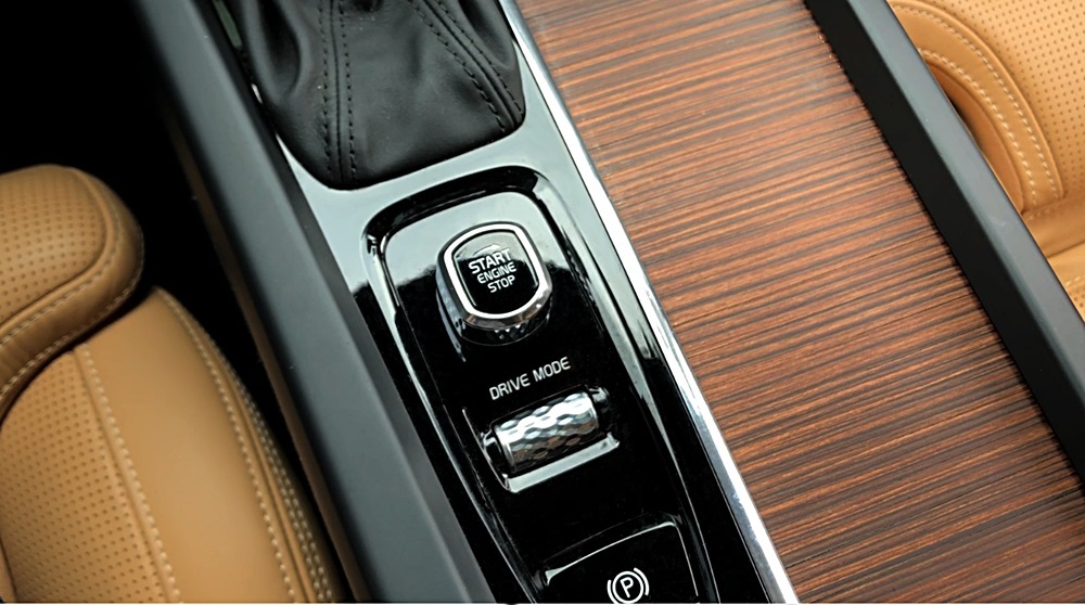 Volvo XC60 成都試車參觀生產線